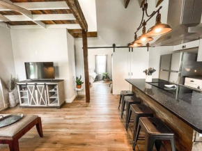 COZY Remodeled! Steps to Downtown/OCC, fire pit